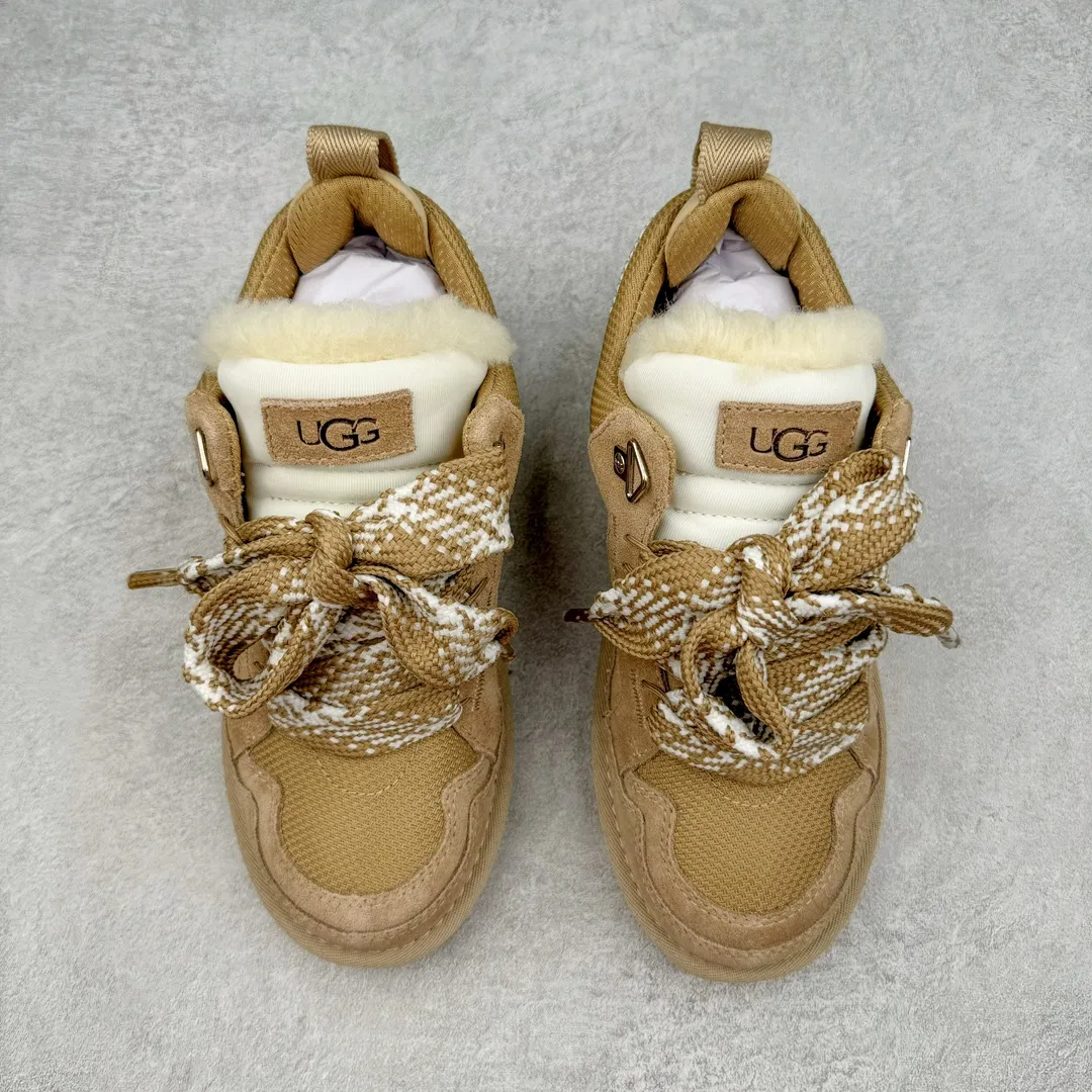 Pick up locally 💰640 UGG 4032 Meyer autumn and winter sheepskin and fur integrated snow boots. All shoes are made from the same factory as ZP. Longfeng A-grade Australian imported sheepskin and fur integrated men's and women's boots. Brand OEM production line. Fully follows the ZP process. OEM original pattern maker. Adhering to the principle of no original shoes and no development selection. Pay attention to every detail. The most authentic version on the market TREADLITE "Light Wing" technology outsole Lightweight/durable/flexible/pile size: 35 36 37 38 39 40 41 42 43 44 45 Coding: by3936030